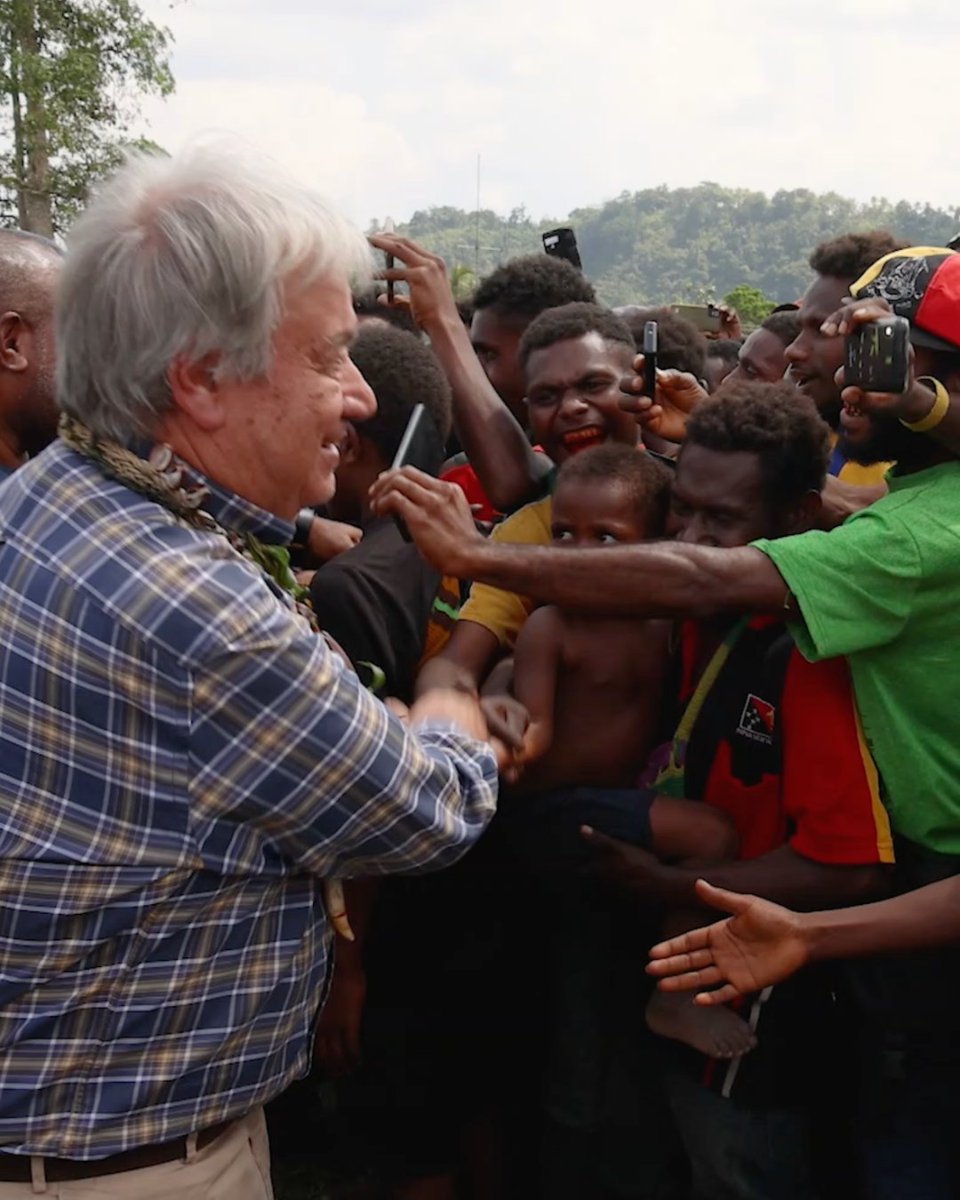 Visiting the Nuku District of Papua New Guinea, one of the most remote areas of the country and home to one of the world’s largest rainforests, I thanked the people for preserving this beautiful forest that benefits the whole planet. Now it's time for the world to repay them in the solidarity & support to the country.