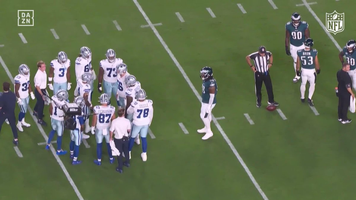 👀🔥 UNAS IMÁGENES QUE VAN A TRAER COLA Dak Prescott fue EL PRIMERO en ESCUPIR a Jalen Carter, pero el árbitro solo vio la acción del jugador de los Eagles #NFLenDAZN 🏈