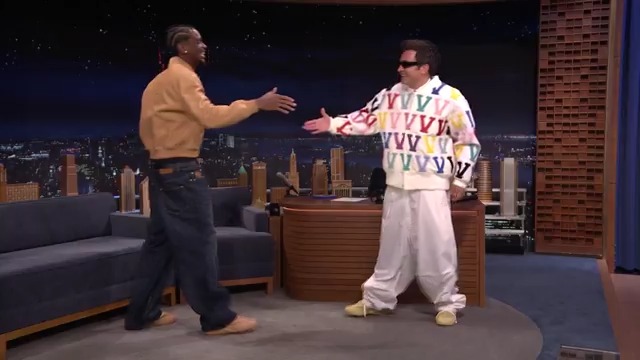 .Shai Gilgeous-Alexander breaks down his iconic tunnel fits and gets Jimmy to try one on! #FallonTonight