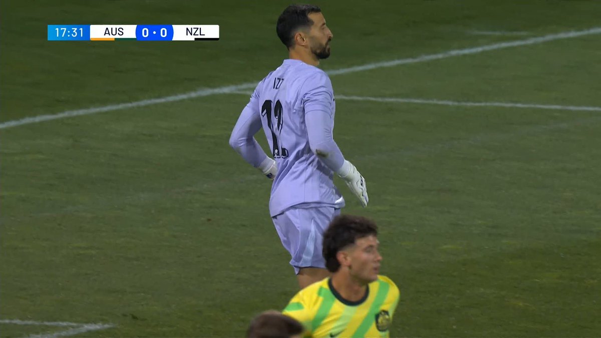 17' | BIG SAVE IZZO 🧤 Our debutant denies Chris Wood early on 💪 🎥 10 Football #AUSvNZL #Socceroos #ForeverGolden
