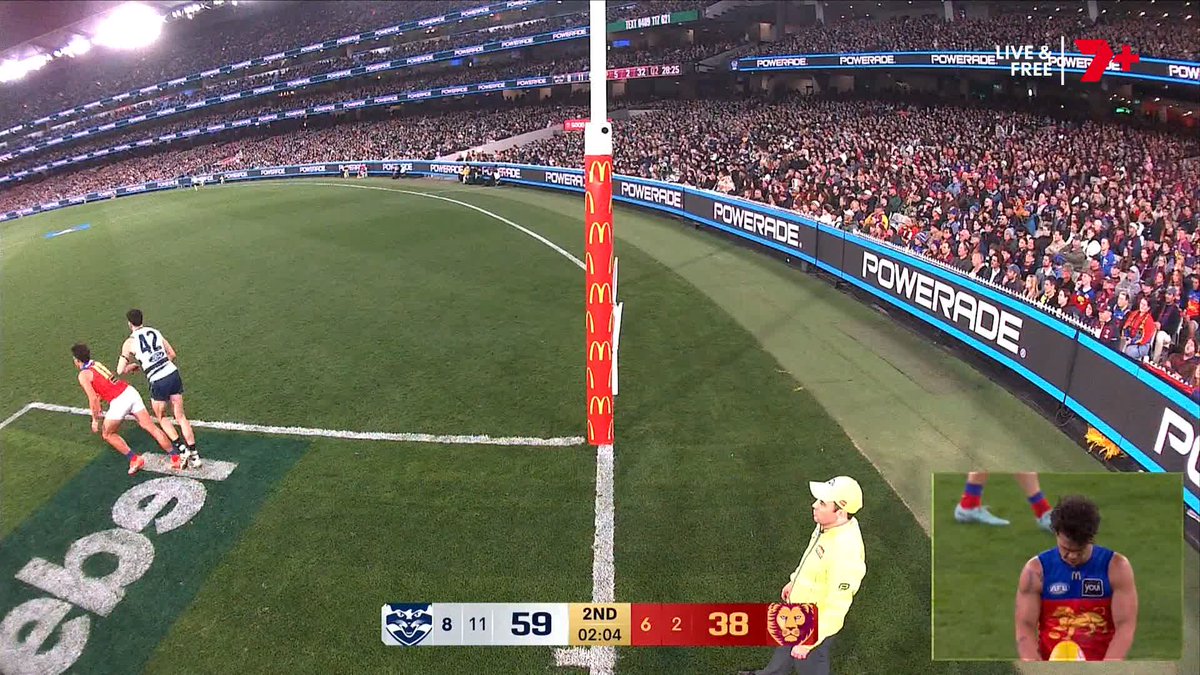 SCENES at the MCG?!?! Cam Rayner gets one free kick, kicks the goal ... then gets another free kick, and kicks another goal! 😳