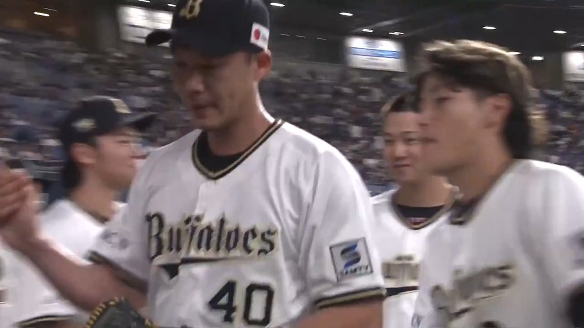 無死一三塁の大ピンチを切り抜ける‼️ オリックス 岩嵜翔 投手が三者連続三振✨ 👇ライブ配信はこちら