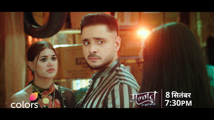 Vikrant ke saamne aaya ek bada sawaal, ab kisse chunega woh Mannat ya Mallika? 🤔 Dekhiye #Mannat, har roz shaam 7:30 baje sirf, #Colors aur JioHotstar par. #AyeshaSingh #MonaWasu #AdnanKhan #SharainKhanduja