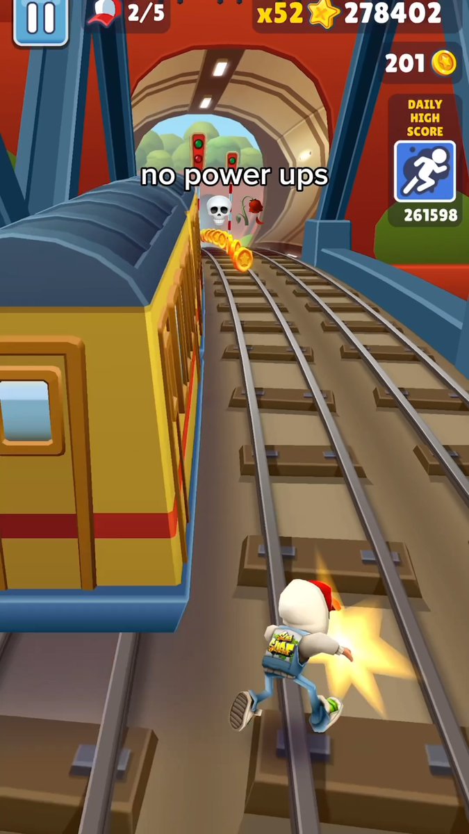 race against other surfers with Brawl Stars power ups in Subway Surfers #subwaysurfers #brawlstars