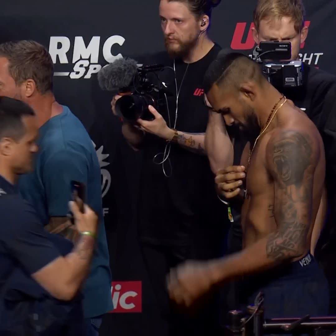 LE FACE-À-FACE ENTRE OUMAR SY 🇫🇷 ET BRENDSON RIBEIRO 🇧🇷 ALLEZ OUMAR 🔥 #UFCParis