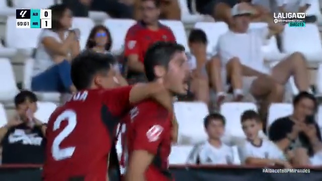 🎩 JUEGUEN: El golazo del Club Deportivo Mirandés. 🪄 La definición de Carlos Fernández. #LALIGAHYPERMOTION #LaCasaDelFútbol