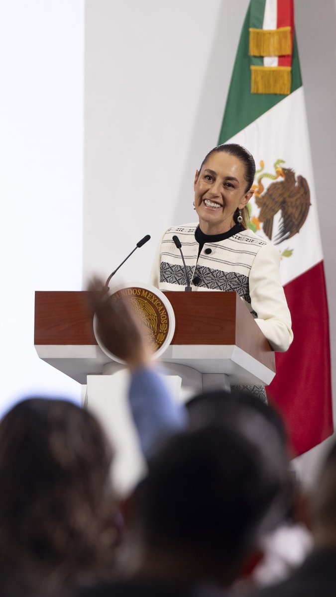 Este 5 de septiembre, izamos la bandera a toda asta para conmemorar el Día de las Mujeres Indígenas. Ya está lista la Cartilla de los Derechos de las Mujeres para las primeras 35 lenguas originarias; trabajamos por la felicidad de todas.