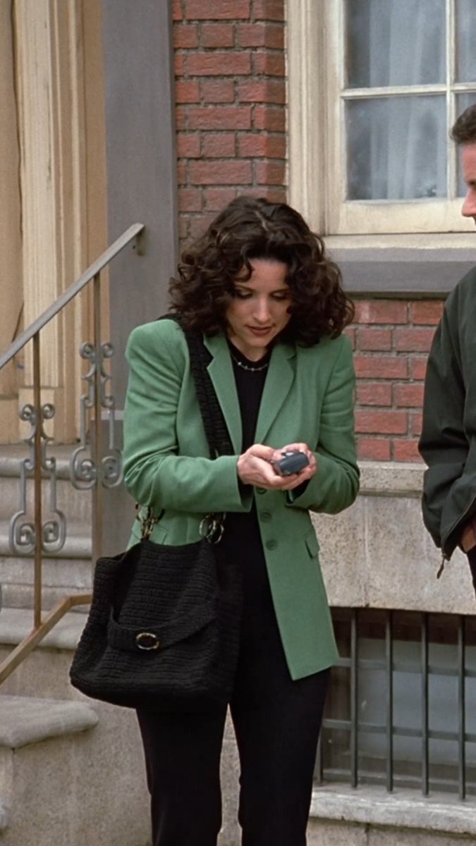 If the street cell phone call is the lowest form ... what could be the highest? 💭 Stream on Netflix or check your local listings. #Seinfeld