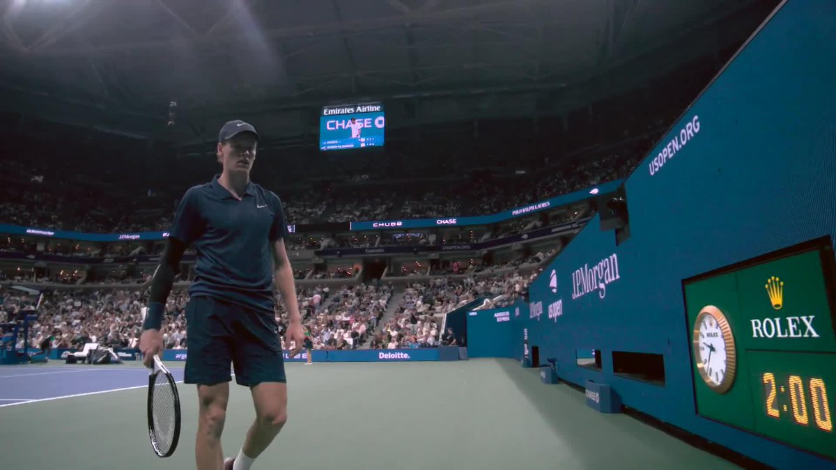 That's one way to win a break point, Jannik!