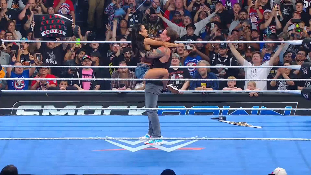 Things we love to see 🥹 @cmpunk