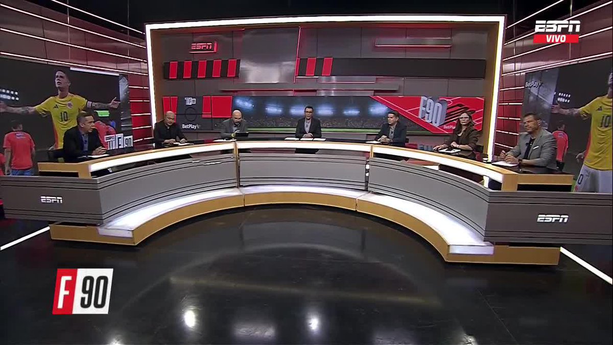 #ESPNF90Colombia | El clásico nocturno del fútbol ¿Es James el mejor jugador colombiano de la historia? Oscar Cordoba 001: "El mejor jugador de la historia es 'El Pibe' Valderrama" Luis Arturo Henao C: "James es INSUPERABLE" ▶️ No te pierdas F90 en el Plan Premium de #DisneyPlus
