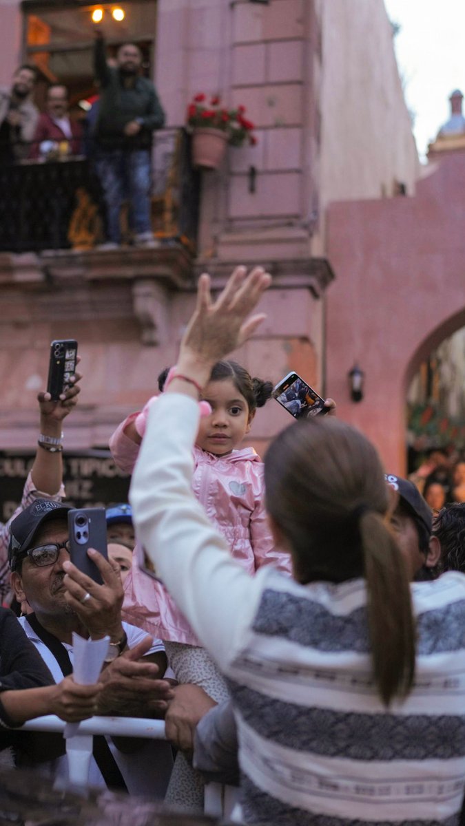 Vamos a rendir cuentas en las 32 entidades de la República. Hoy iniciamos en Guanajuato, Aguascalientes y Zacatecas; gracias por la calidez y generosidad. Con honestidad, resultados y amor al pueblo, la transformación avanza.