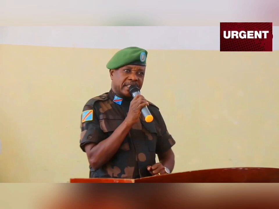 VIDÉO #Uvira: WILLIAM YAKUTUMBA signe et prévient #Kinshasa . « C’est une déception pour nous… Si #Uvira tombe, c’est toute la #RDC qui tombera. Nous, les Wazalendo, affirmons clairement que le général Gasita, récemment nommé, ne sera pas accepté ici à Uvira. En effet, lors de la chute de la ville de Bukavu, Gasita faisait partie de ceux qui, à Luvungi, avaient prononcé un discours appelant les Wazalendo à laisser passer les rebelles du M23RDCONGO », a-t-il déclaré. REGARDEZ ⏸️⤵️