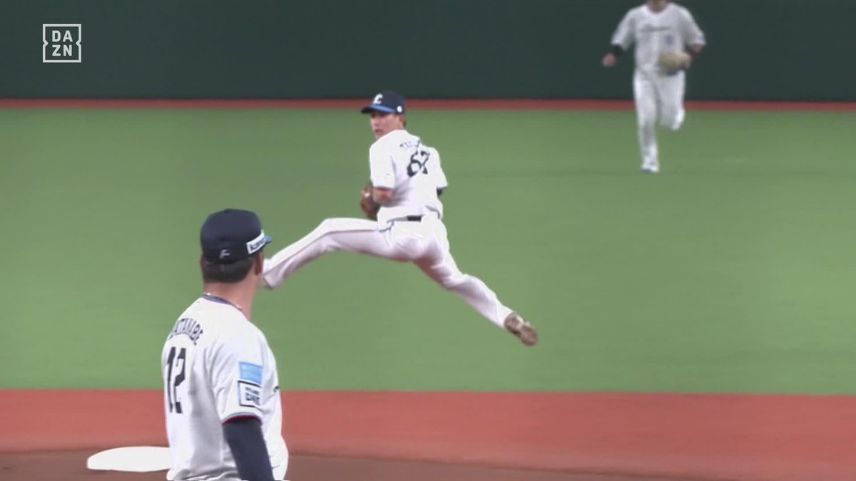 #夏央たまらん 連発! 華麗に、くるりと一回転 滝澤夏央 初回から好守連発🙌 ⚾プロ野球(2025/9/6) 🆚西武×ロッテ 📱Live on DAZN #オレをみろ #seibulions #だったらDAZN