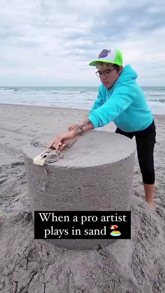 When a pro artist plays in the sand.