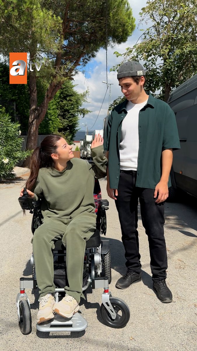Akıma farklı bir tarzda yön verenler! 🤭 #CanBorcu yeni sezonuyla bu akşam 20.00’de atv’de. ⚖️ atv