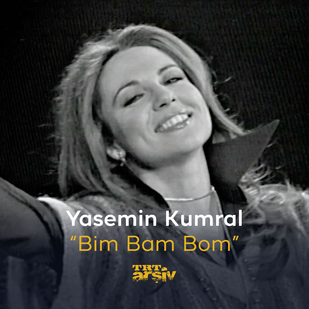 Duyduk duymadık demesin hiç kimse, işte ilan ediyoruz herkese. Yolculuğumuz 49 yıl öncesine ve mikrofonda #YaseminKumral var: “Bim Bam Bom” 💃🏼