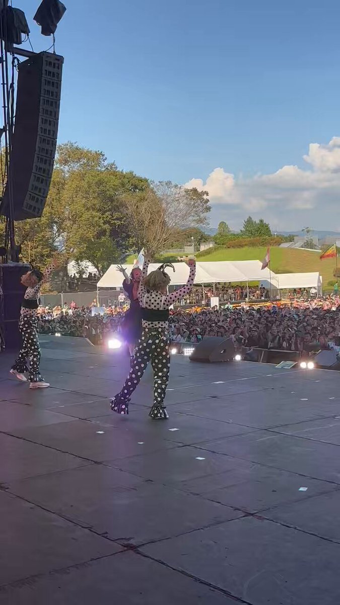 WANIMA presents 1CHANCE FESTIVAL 2025 炎天下の中、ありがとうございました❤️‍🔥 とっても最高でした🔥 みなさん熱中症にならないように今夜は沢山水分を摂って休んで下さいね❤️‍🔥 WANIMAのみなさま、ありがとうございました🔥 #1CHANCEFESTIVAL2025 #WANIMA #ワンチャンフェス #きゃりーぱみゅぱみゅ