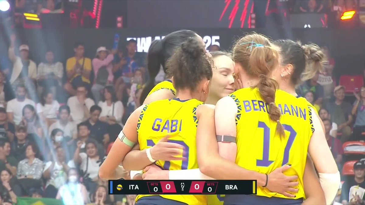#Thailand2025: 🇧🇷 Brazil 🆚 Italy 🇮🇹 The #WWCH semifinal is ON! 🔥 Who will claim the last ticket to the final? 👀 📺 Watch it LIVE on VBTV: 🏐 #Volleyball #ElectrifyingThailand