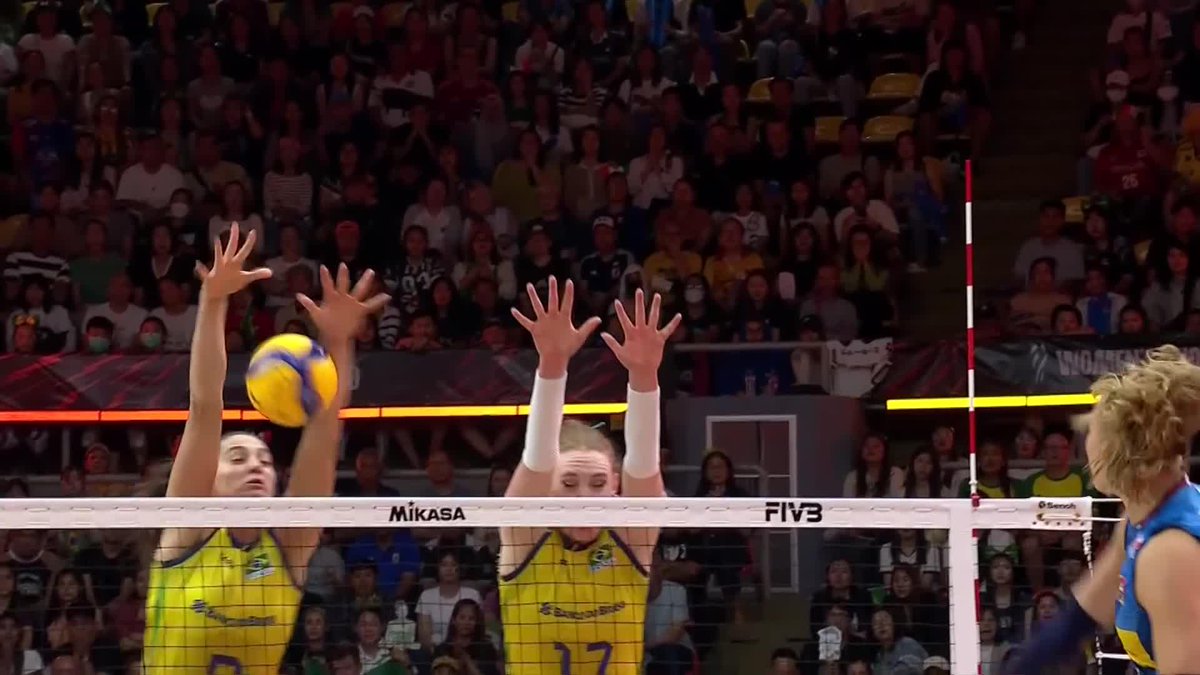 #Thailand2025: 🇧🇷 Brazil 1-0 Italy 🇮🇹 The Seleção edges an intense first set in this #WWCH semifinal! 🔥 Can Italy strike back? 👀 📺 Watch it LIVE on VBTV: 🏐 #Volleyball #Volei #ElectrifyingThailand