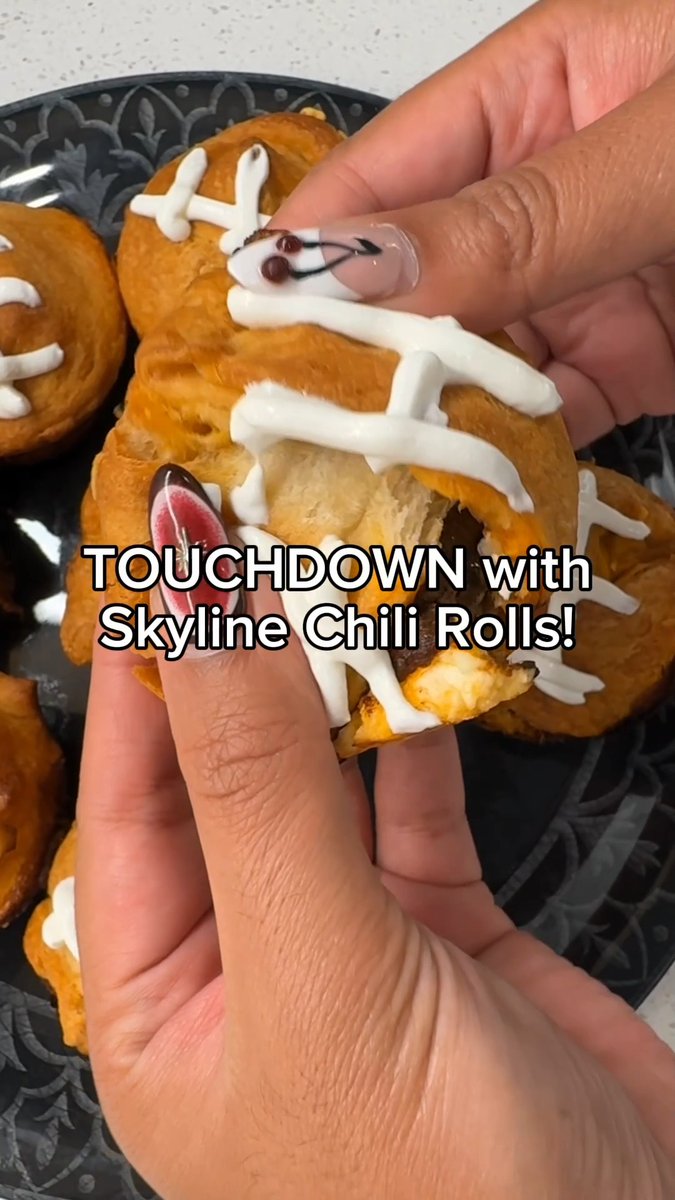 Roll into Game Day with our Skyline Chili Roll recipe, grab your favorite grocery products, and let’s get cooking! 🏈