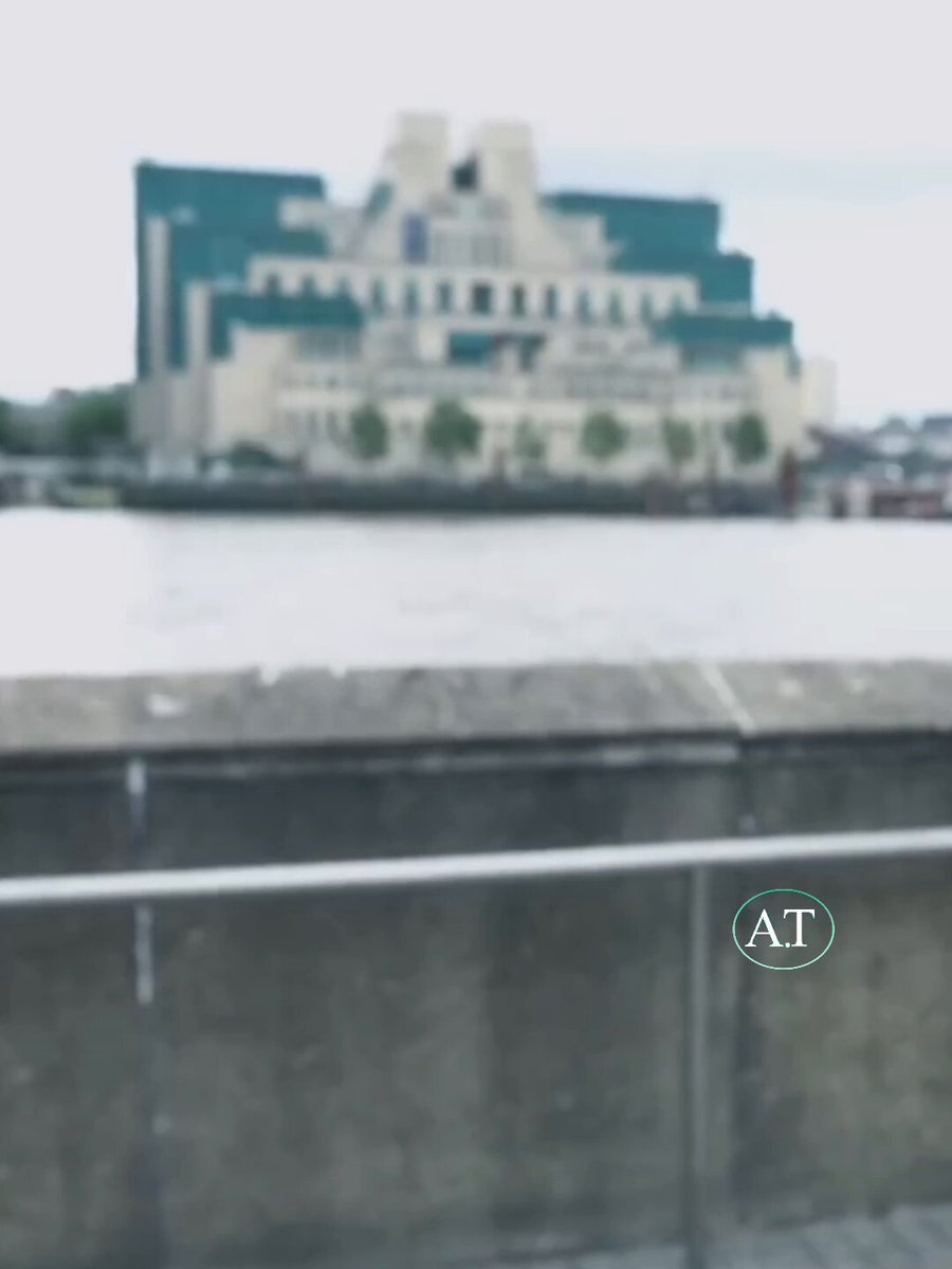 🔴المطبخ و المخرج ..MI6 يسري فودة + تامر المسحال ▪️تدربا و عملا في هيئة الإذاعة البريطانية bbc ▪️درسا في بريطانيا ▪️انتقلا من bbc إلى الجزيرة ▪️11 سبتمبر الدعم برنامج ( سرية للغاية ) يسري فودة ▪️7 أكتوبر الدعم برنامج ( ما خفي أعظم ) تامر المسحال طبعا برعاية و دعم الموساد..🤷🏻‍♂️