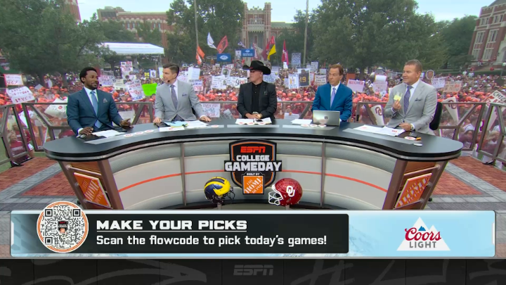 .Desmond Howard and Kirk Herbstreit really had a bet over arugula 😂
