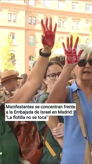 Manifestantes se concentran frente a la Embajada de Israel en Madrid en apoyo a la flotilla que va hacia Gaza