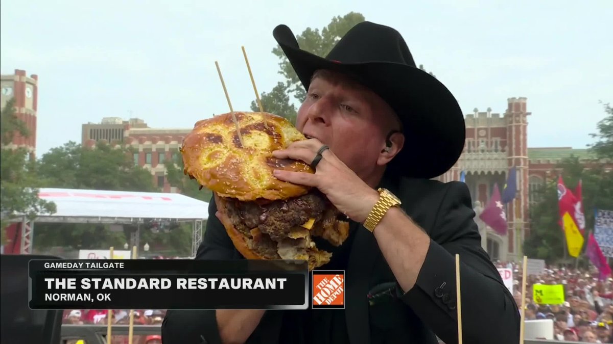 Watch Pat McAfee try to eat this burger 😭