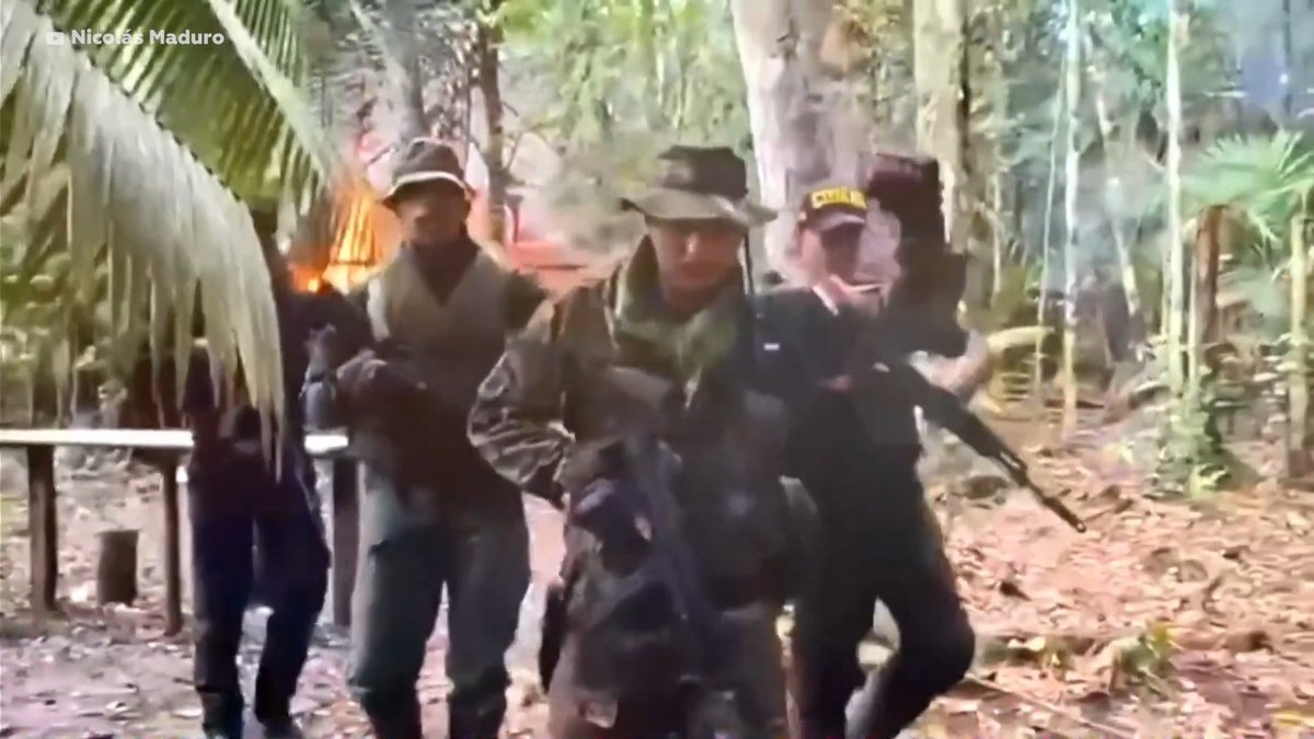 Maduro demuestra la lucha contra bandos criminales Los militares venezolanos realizaron una serie de operaciones contra los grupos ilegales, detectando un campamento con estupefacientes y un escondite con equipos de guerra colombiano y estadounidense.