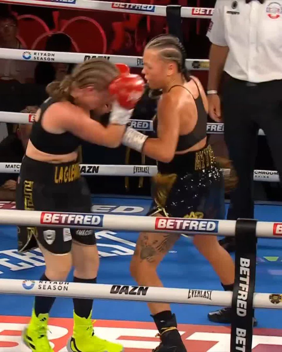 SHE’S A PROBLEM 😮‍💨😮‍💨 Tiah-Mah Ayton destroys Bialic in round 4 🔥 And back out for pro fight No.3 on #ConwayLiddard, October 17 🎯
