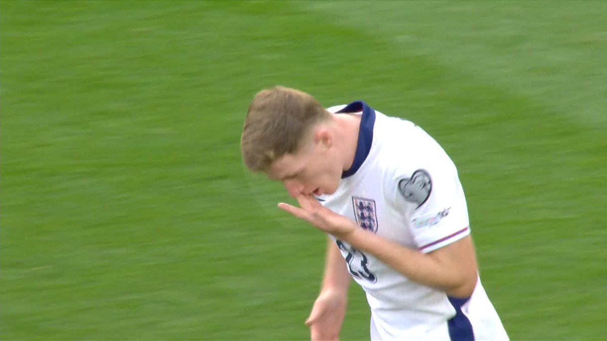 Elliot Anderson goes SO close to a debut goal for England! 😰 p.s what a save 😱