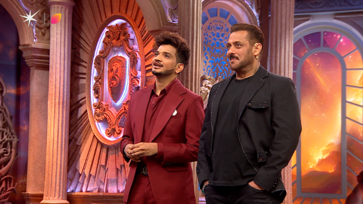 Masti aur laughter ke liye ho jaaiye taiyaar, ghar ka maahol set karne aa rahe hai Munawar on Weekend Ka Vaar! 😍 Dekhiye #BiggBoss19, Mon-Sun raat 9 baje JioHotstar aur 10:30 baje #Colors par. #Vaseline #AppyFizz Danube Properties Citroën India #BB #BiggBoss #BB19 #BiggBoss19 Salman Khan munawar faruqui Gaurav Khanna Awez Darbar Abhishek bajaj Nehal Chudasama Nagma Mirajkar 🍓 Baseer Ali Tanya Mittal Ashnoor Kaur @onlyzeishan Kunickaa Sadanand #NataliaJanoszek #PranitMore The MriDul #NeelamGiri Farrhana Bhatt Amaal Mallik