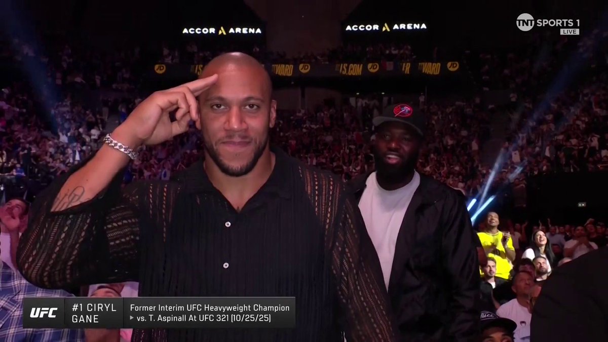 Tom Aspinall and Ciryl Gane receive very different receptions in Paris 🤣 UFC 321 can't come soon enough! #UFCParis | LIVE NOW on TNT Sports 1 &amp; discovery+