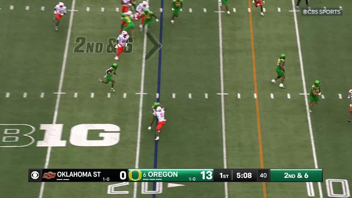 Another true freshman TD! This time it's Dierre Hill Jr from 19 yards to make it 20-0 Oregon 👏 #GoDucks