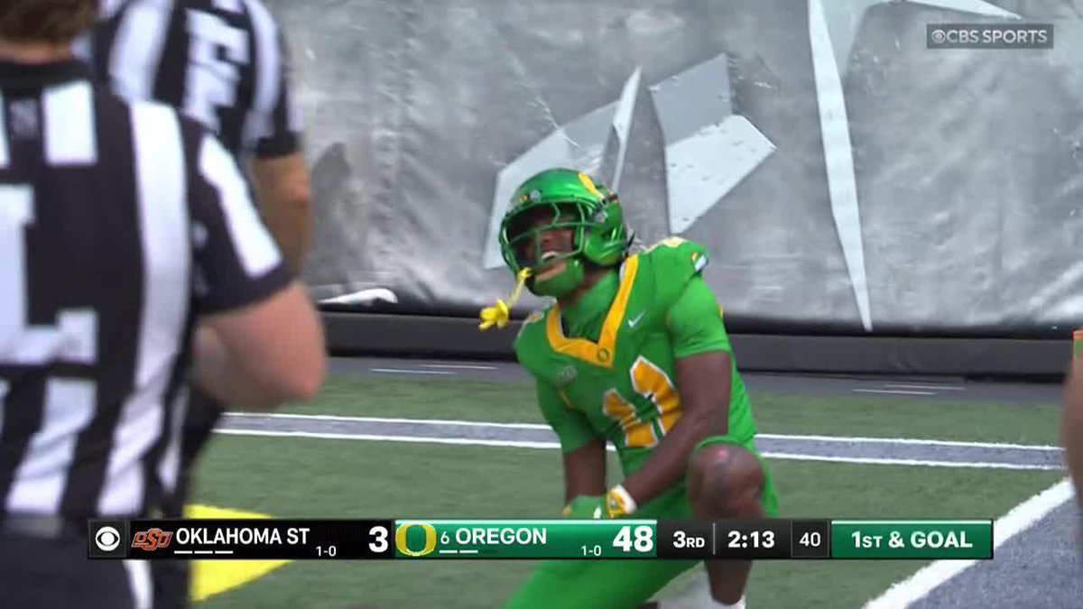 Luke Moga to Jeremiah McClellan for Oregon's fourth 50+ yard play of the day 🔥 #GoDucks