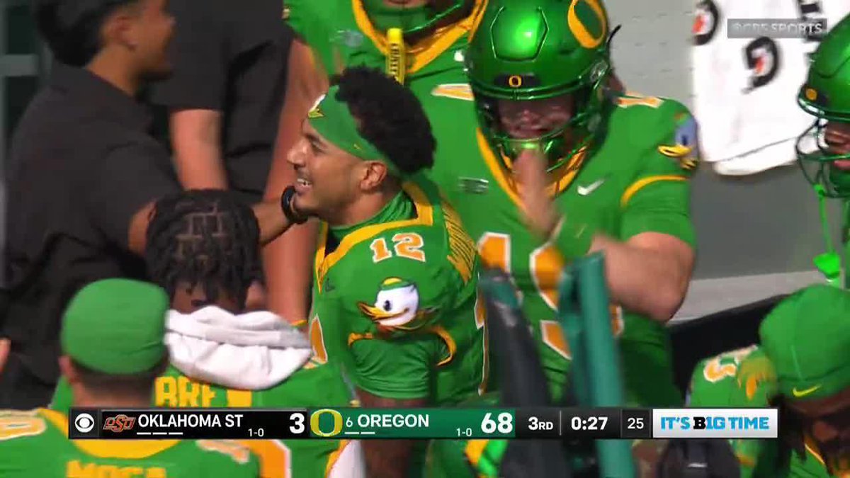 PICK SIX SO NICE WE DID IT TWICE. Peyton Woodyard with the house call! #GoDucks