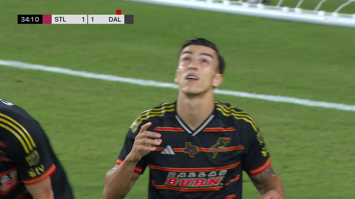 The moose is loose ๐ซ An immediate response from Petar Musa.