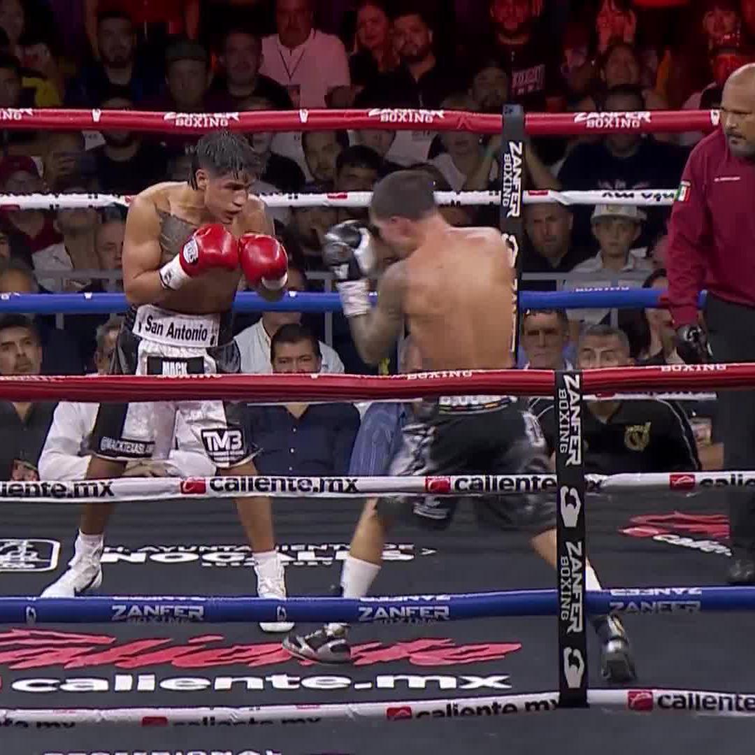 The right hand is alive 😮💨 Oscar Valdez is turning it up!