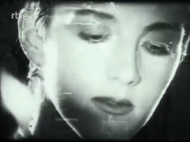 El siete de septiembre siempre recordamos el 'El 7 de septiembre' de Mecano. ¿Has perdido la grabación que hiciste cuando pusieron el videoclip en 'Clip clap video', en 1992? Para eso está RTVE Play --> #FelizDomingo #7Septiembre #7DeSeptiembre