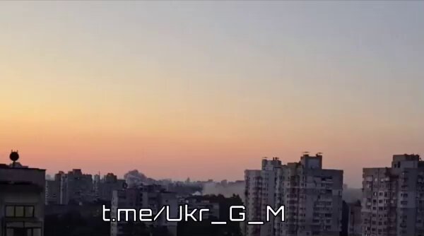 An industrial warehouse in Kiev was double tapped by Iskanders. A large fire started immediately after the strike. At the end you can see an interceptor missile self destruct over the impact site.