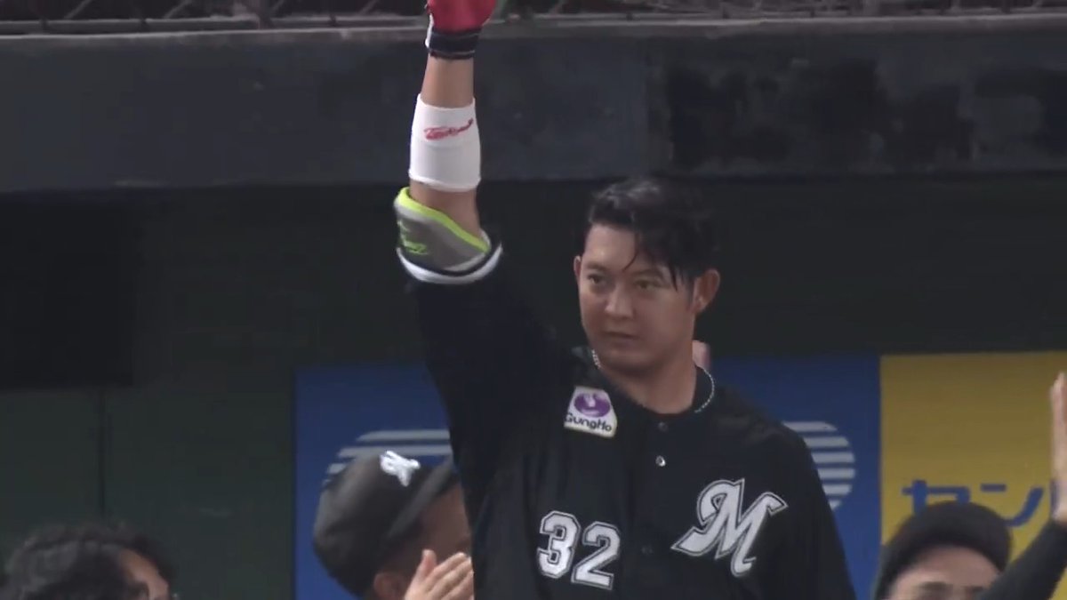 打球は完璧な弾道でファンの待つライトスタンドへ🚀 千葉ロッテ 佐藤都志也 選手が今季第4号2ランホームランを放つ‼️🌈 👇ライブ配信はこちら