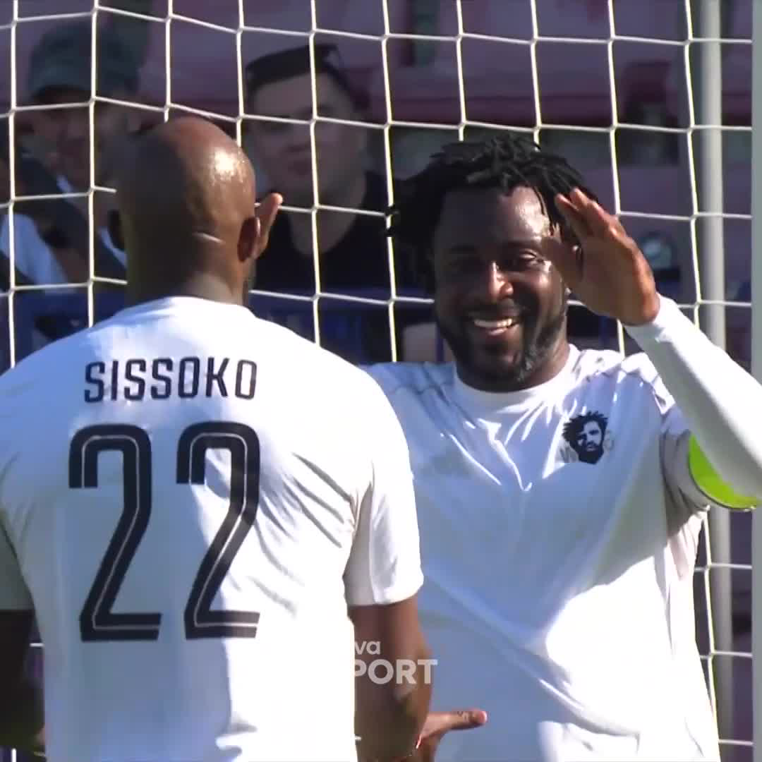 🇨🇮✨ Wilfried Bony (36) scoring in a Sparta Prague legends match! 🥹