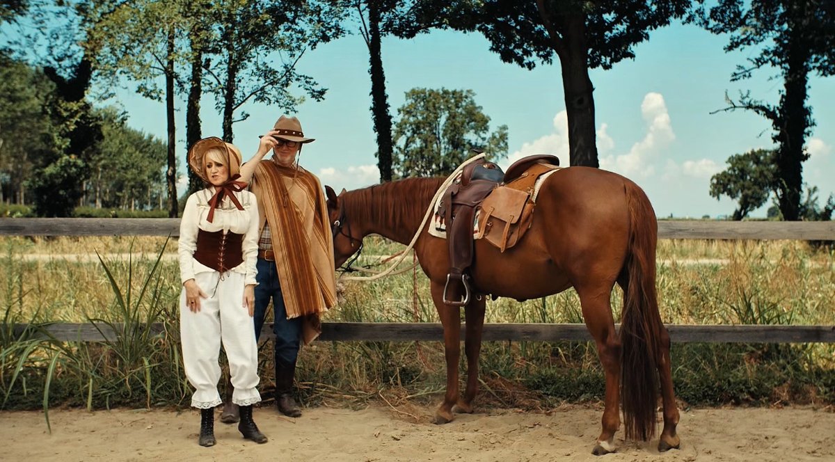 Siamo a cavallo! 🐴 Da domenica 5 ottobre arriviamo(?) sul Nove ⏳