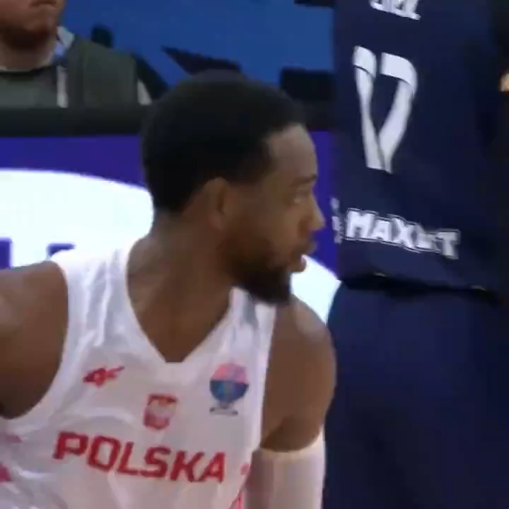 JORDAN LOYDOWSKI WITH THE DAGGER 🗡️ #EuroBasket