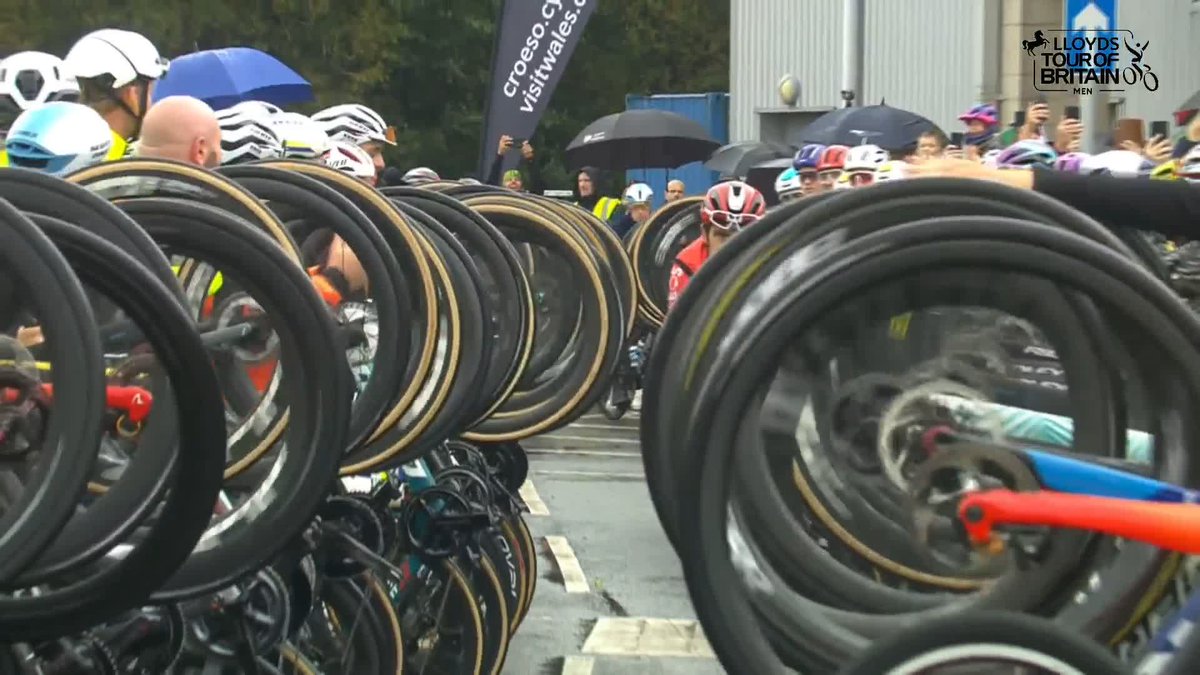 Avant la dernière étape du #TourofBritain, le peloton a rendu hommage à Geraint Thomas, pour son dernier jour. Le fils du vainqueur du Tour de France 2018 s'est joint à la haie d'honneur. Le Gallois (39 ans) va se retirer à Cardiff, où il est né.