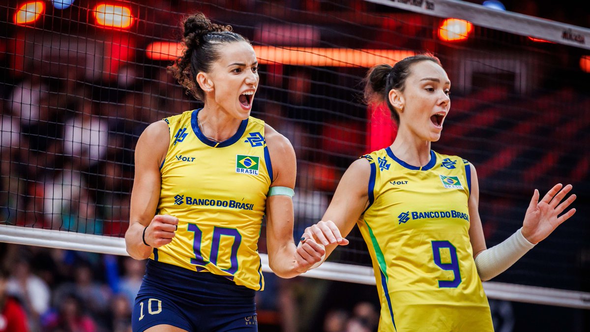 This. Was. Epic. 🔥 Brazil 🇧🇷 takes THIRD PLACE in a dramatic 5-set war against Japan 🇯🇵! Final score: 3–2 (25-12, 25-17, 19-25, 27-29, 18-16) 🏐 Pure drama. Pure volleyball. Watch the replay on VBTV 📺 #WWCH #Thailand2025 #ElectrifyingThailand