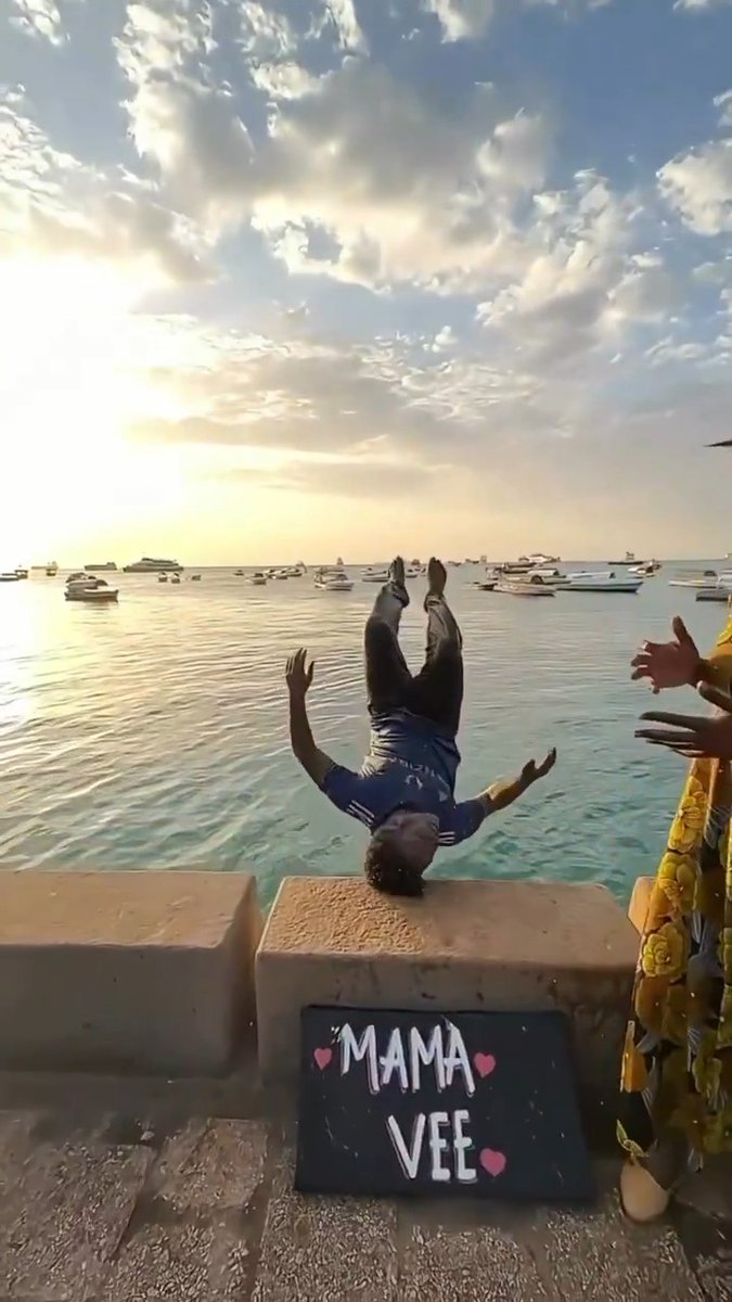 Imagine hitting your head like that just for likes? This generation is in trouble