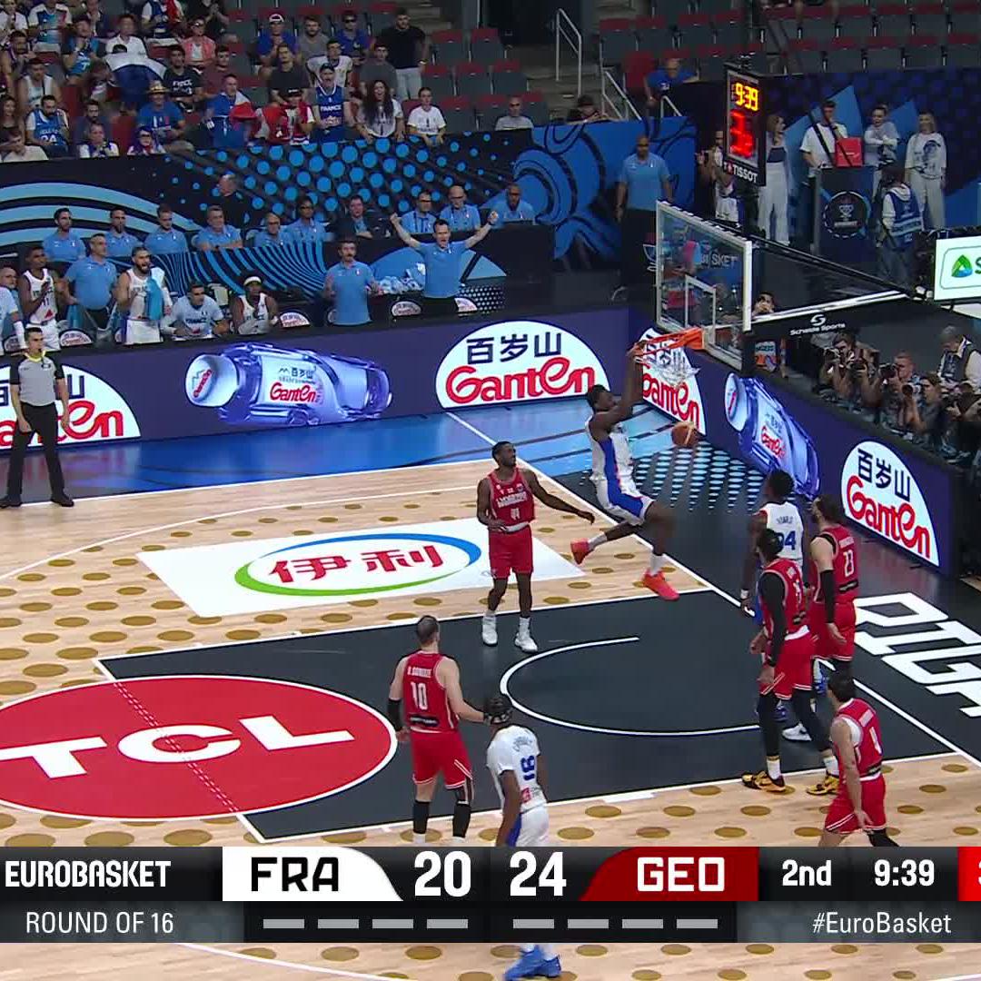 French 🇫🇷 movement of the ball is a sight to see. #EuroBasket