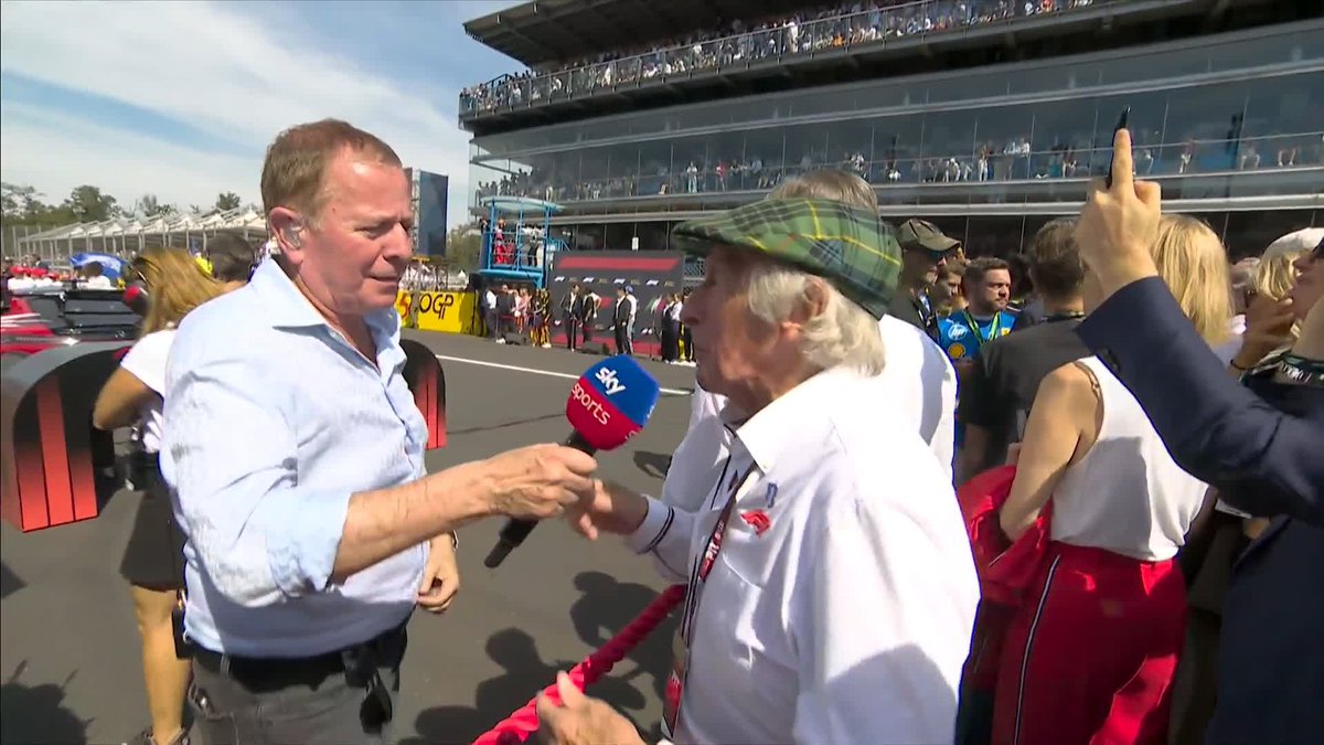 "If you need any help getting under the rope I owe you a couple" 🤣 Martin Brundle 🤝 Sir Jackie Stewart